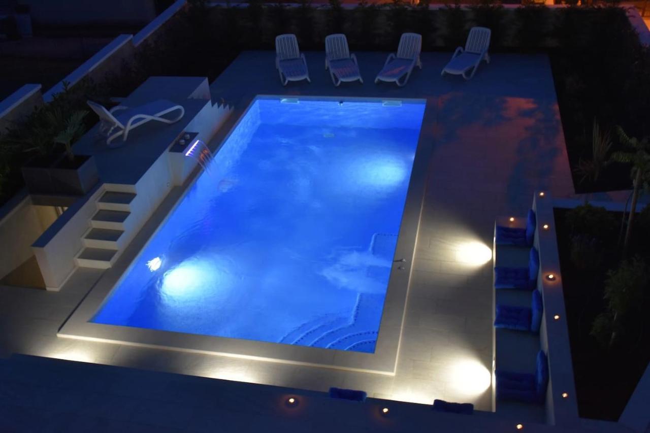 Apartment With Heated Pool, Villa Regina พูลา ภายนอก รูปภาพ